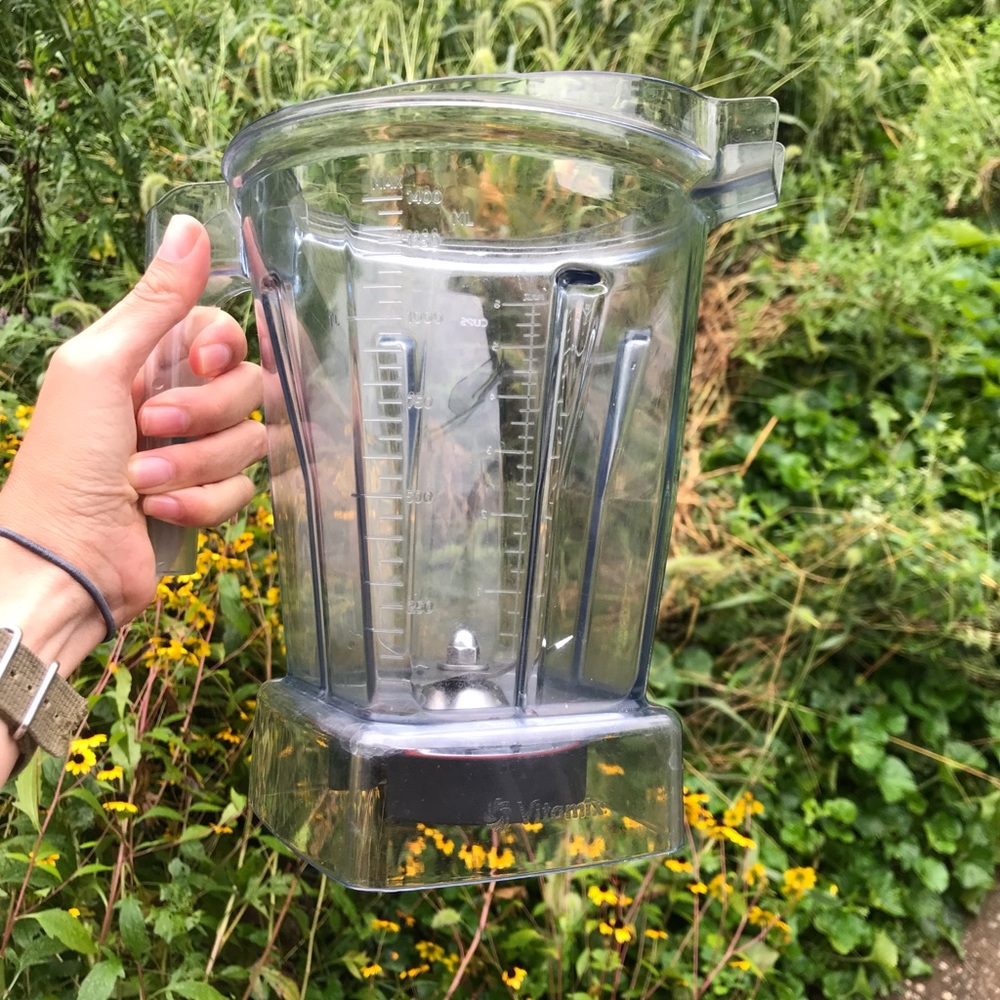 Vitamix 48 oz container, lid, tamper